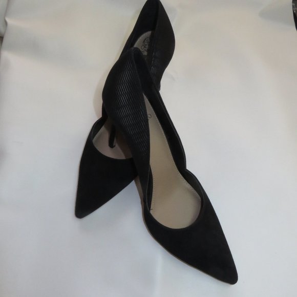 Vince Camuto Hi Heeled Textured and Velvet heel - Picture 10 of 11